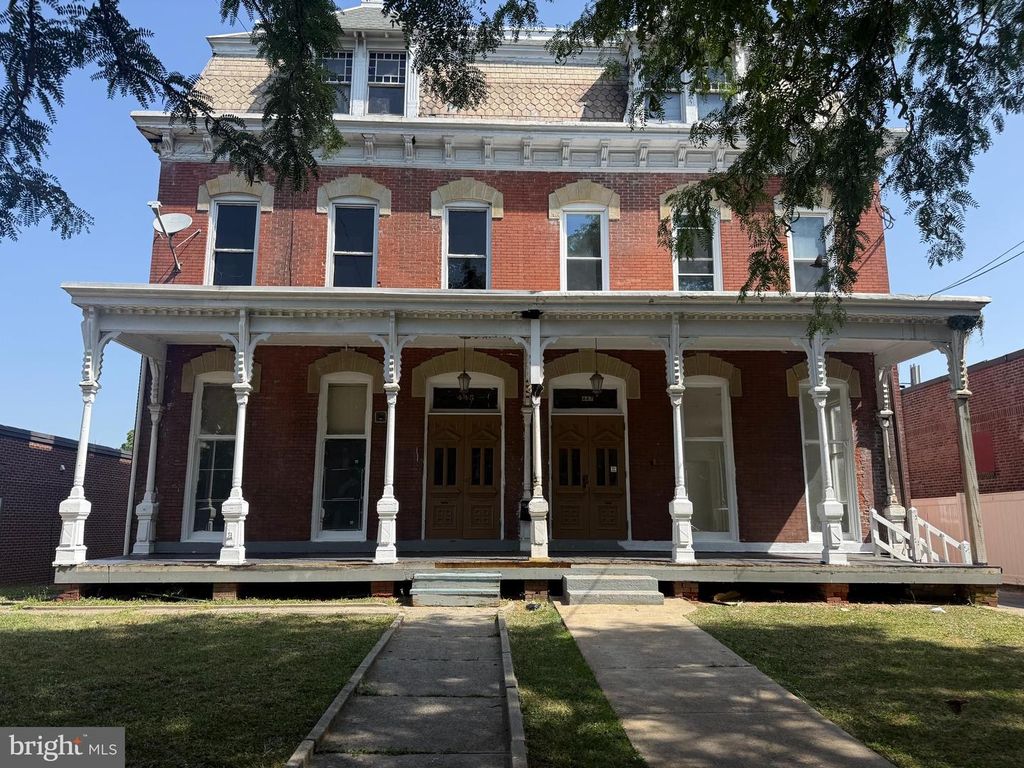 445-447 E KING ST, Lancaster, PA 17602