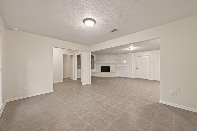 9 N Amburn Road, Texas City, TX 77591