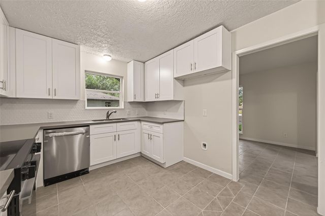 9 N Amburn Road, Texas City, TX 77591