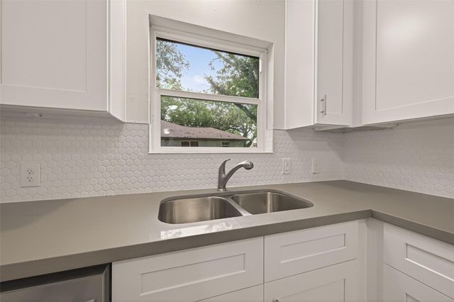 9 N Amburn Road, Texas City, TX 77591