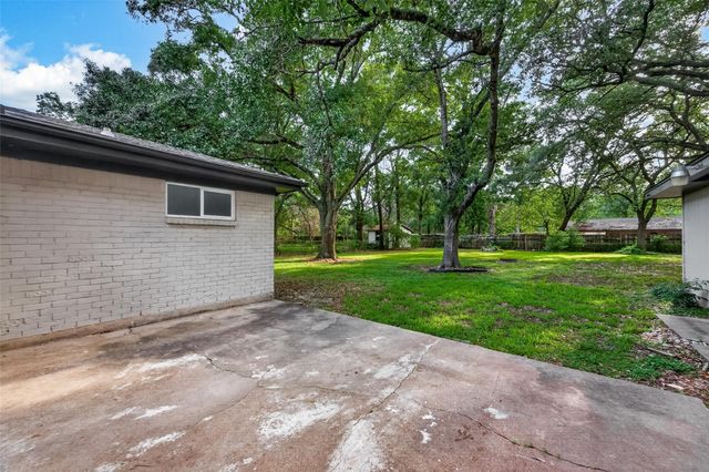 9 N Amburn Road, Texas City, TX 77591