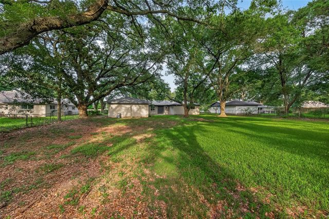 9 N Amburn Road, Texas City, TX 77591
