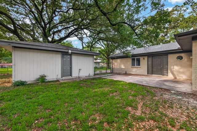 9 N Amburn Road, Texas City, TX 77591