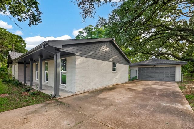 9 N Amburn Road, Texas City, TX 77591