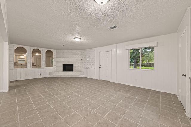 9 N Amburn Road, Texas City, TX 77591
