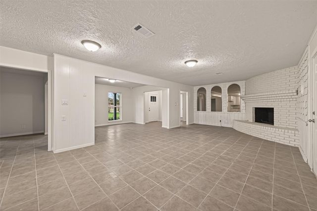 9 N Amburn Road, Texas City, TX 77591