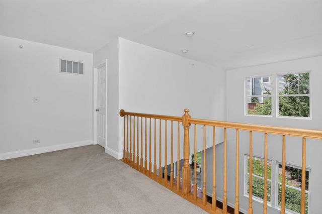 207 Tanglewood Drive, Glen Ellyn, IL 60137