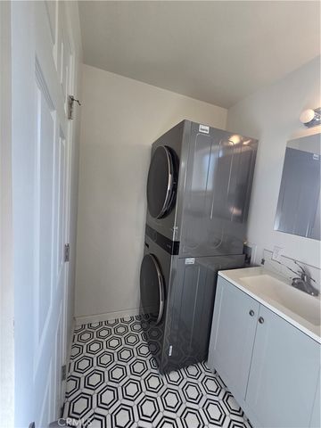 18546 Elkwood Street, Reseda, CA 91335