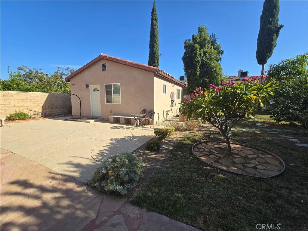 18546 Elkwood Street, Reseda, CA 91335