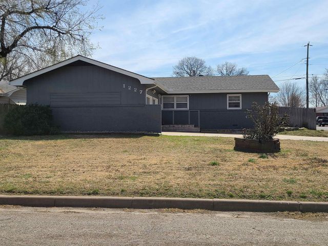 1227 W Fultz, Wichita, KS 67217