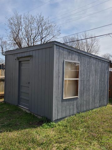 1227 W Fultz, Wichita, KS 67217