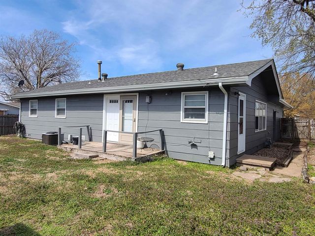 1227 W Fultz, Wichita, KS 67217