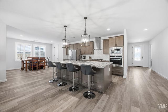 9824 Fort Sanders Avenue, Bakersfield, CA 93311
