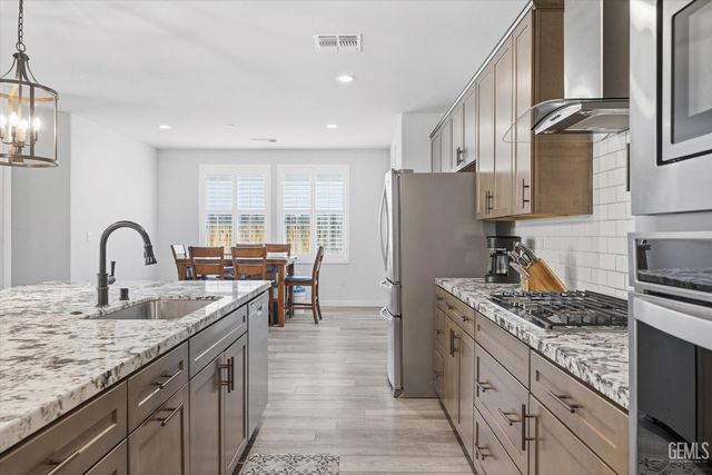 9824 Fort Sanders Avenue, Bakersfield, CA 93311