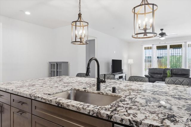 9824 Fort Sanders Avenue, Bakersfield, CA 93311