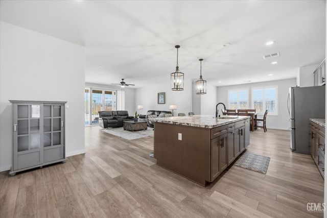 9824 Fort Sanders Avenue, Bakersfield, CA 93311