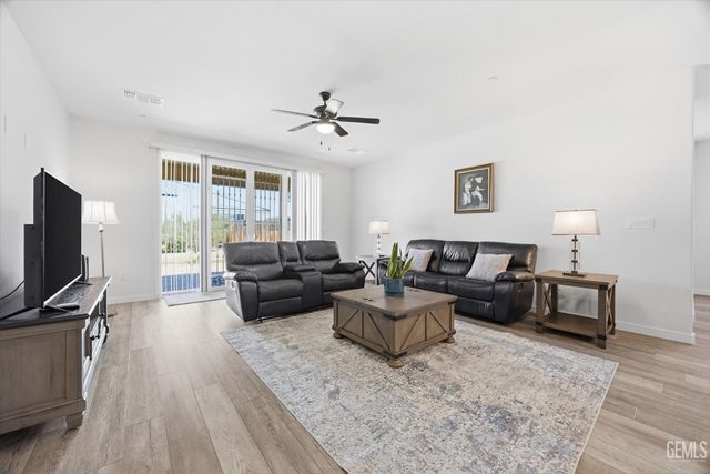 9824 Fort Sanders Avenue, Bakersfield, CA 93311