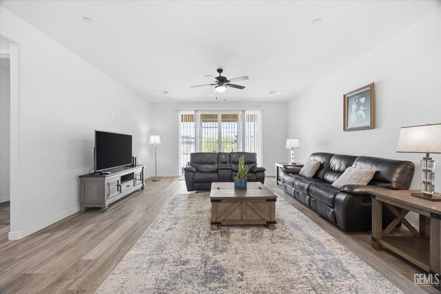 9824 Fort Sanders Avenue, Bakersfield, CA 93311