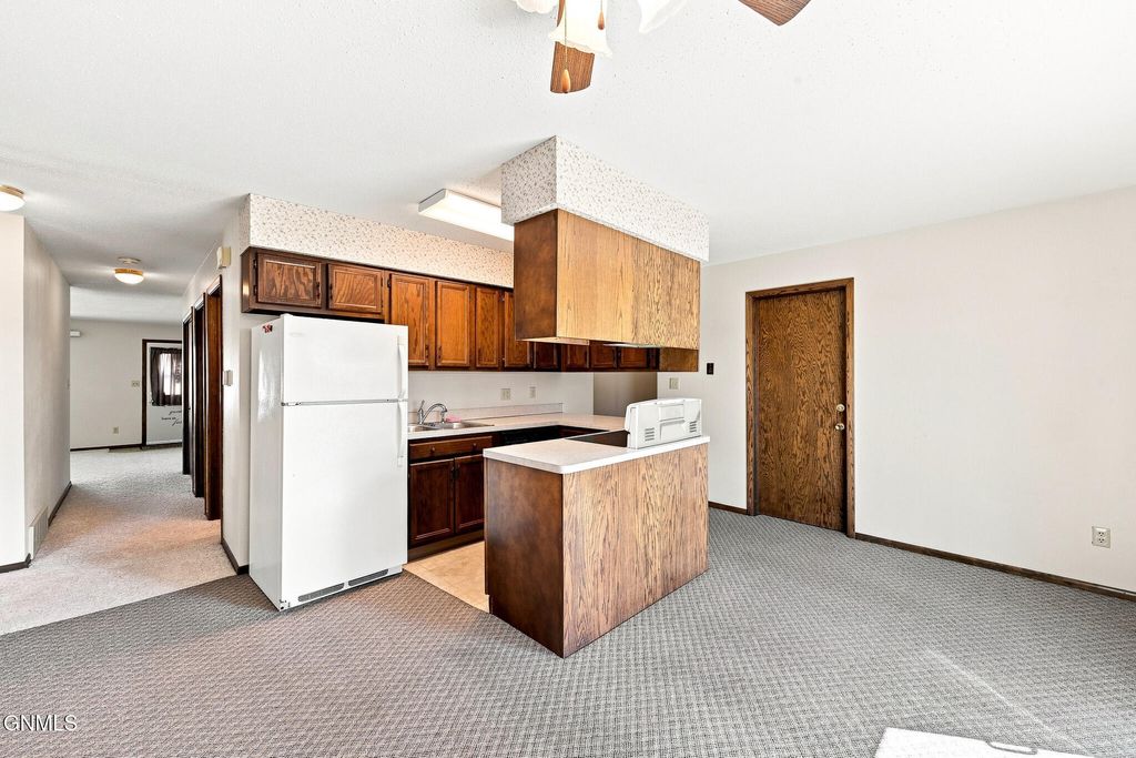507/509 Interstate Avenue E, Bismarck, ND 58503 photo 4