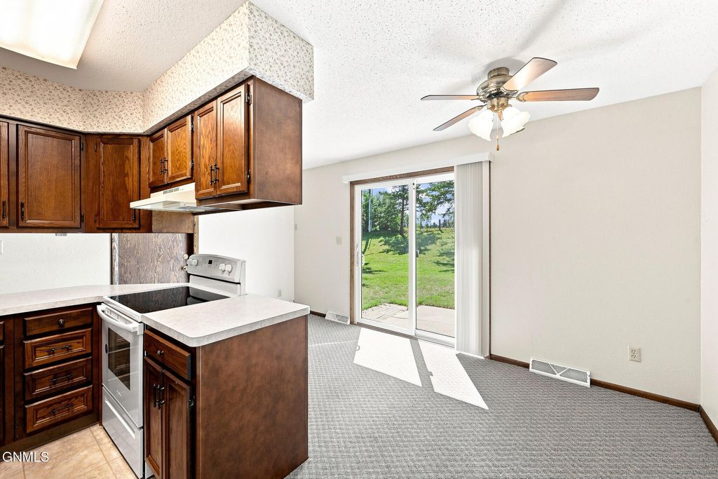 507/509 Interstate Avenue E, Bismarck, ND 58503 photo 5