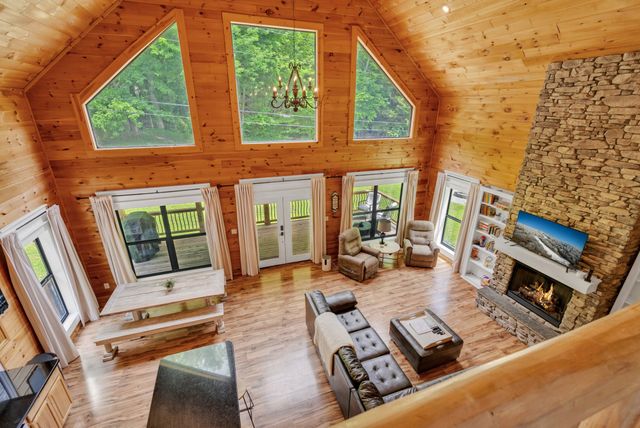 825 Shady Pl, Smithville, TN 37166