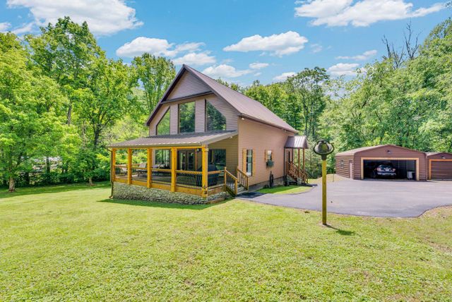 825 Shady Pl, Smithville, TN 37166