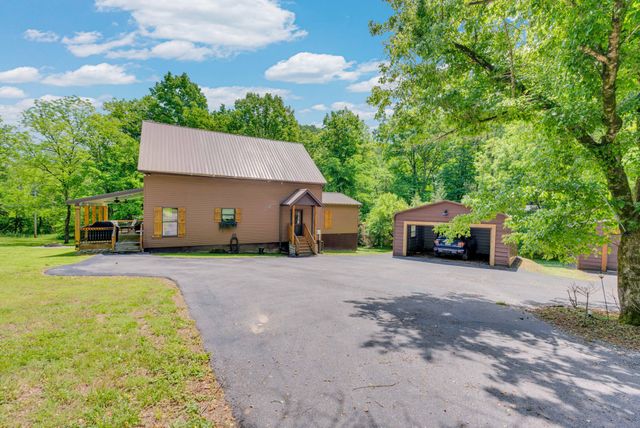 825 Shady Pl, Smithville, TN 37166