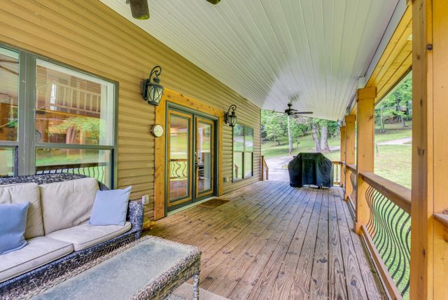 825 Shady Pl, Smithville, TN 37166