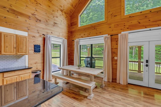 825 Shady Pl, Smithville, TN 37166