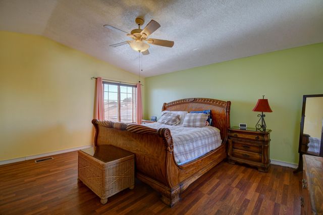 9615 Tristani Road SW, Albuquerque, NM 87121