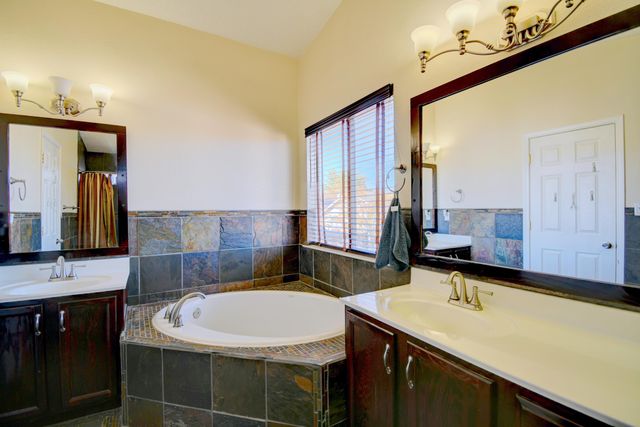 9615 Tristani Road SW, Albuquerque, NM 87121