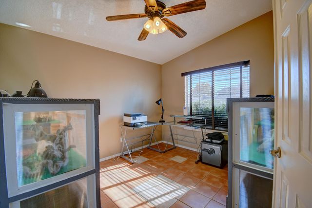 9615 Tristani Road SW, Albuquerque, NM 87121