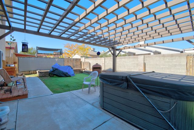 9615 Tristani Road SW, Albuquerque, NM 87121