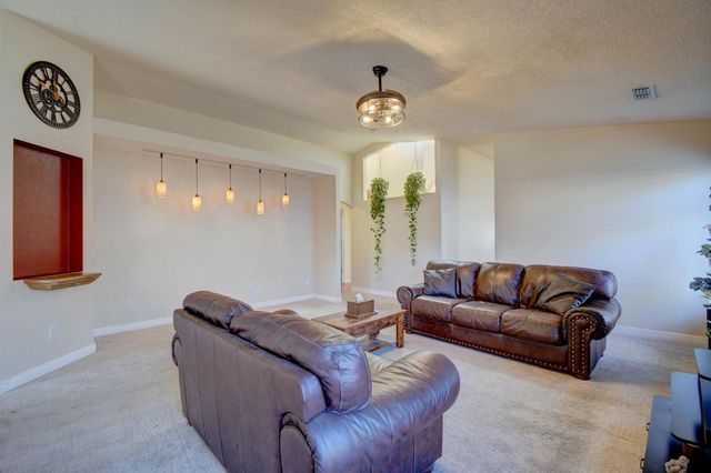 9615 Tristani Road SW, Albuquerque, NM 87121