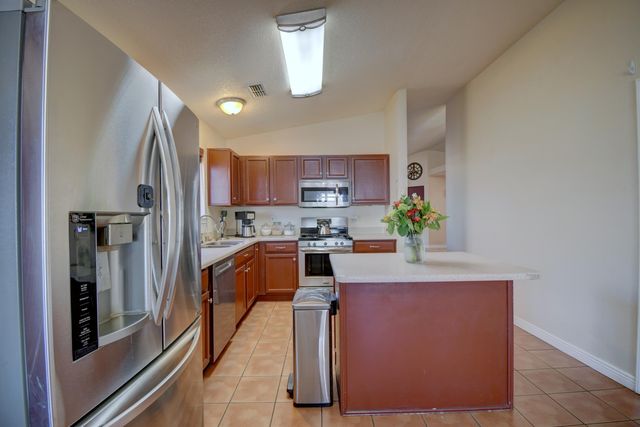 9615 Tristani Road SW, Albuquerque, NM 87121