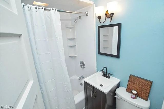 3613 Henritze Avenue, Cleveland, OH 44109