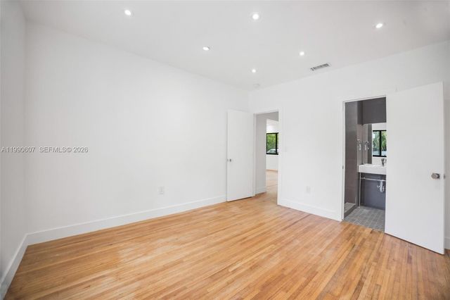 880 NE 72nd Ter, Miami, FL 33138