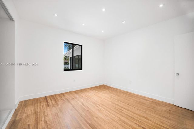 880 NE 72nd Ter, Miami, FL 33138