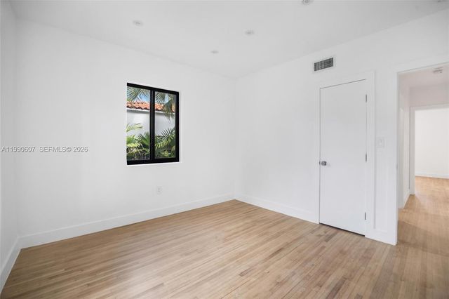 880 NE 72nd Ter, Miami, FL 33138