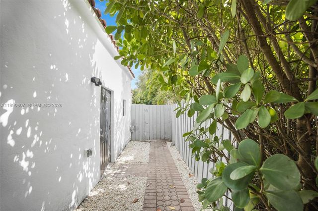 880 NE 72nd Ter, Miami, FL 33138