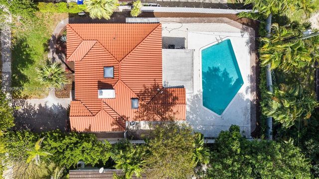 880 NE 72nd Ter, Miami, FL 33138