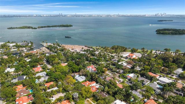 880 NE 72nd Ter, Miami, FL 33138