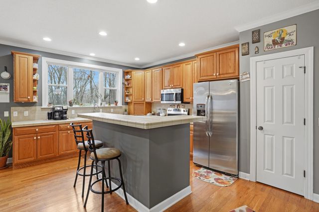 9551 I-70 DR NE, Columbia, MO 65202