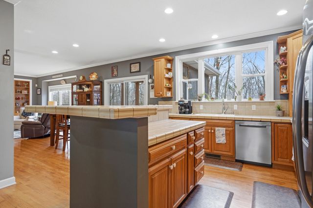 9551 I-70 DR NE, Columbia, MO 65202