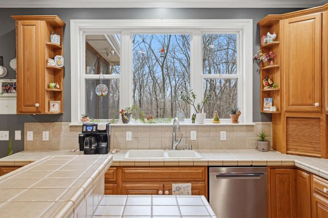 9551 I-70 DR NE, Columbia, MO 65202