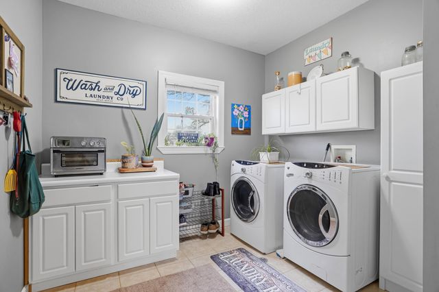 9551 I-70 DR NE, Columbia, MO 65202