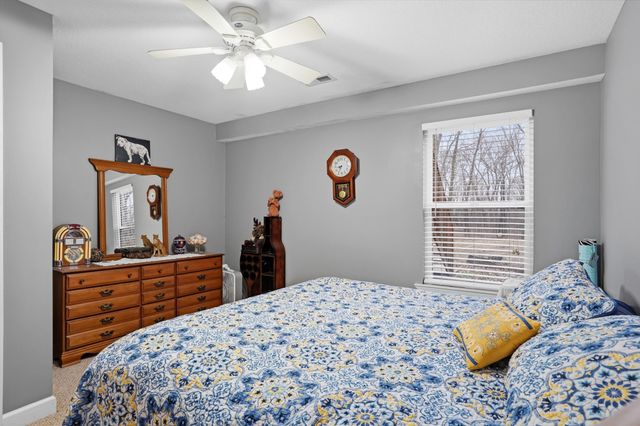 9551 I-70 DR NE, Columbia, MO 65202