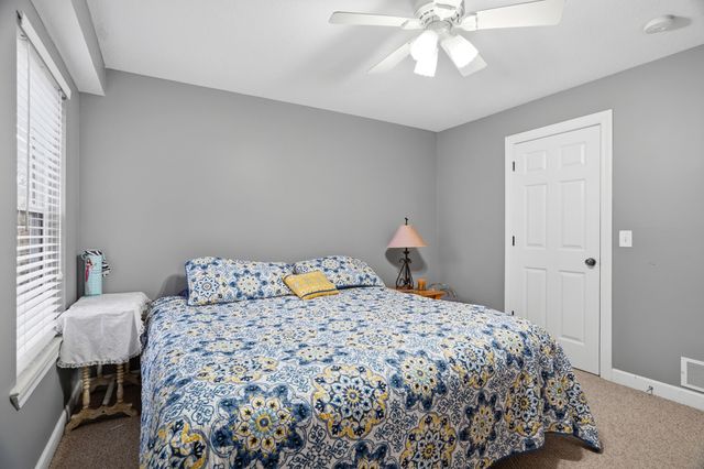 9551 I-70 DR NE, Columbia, MO 65202