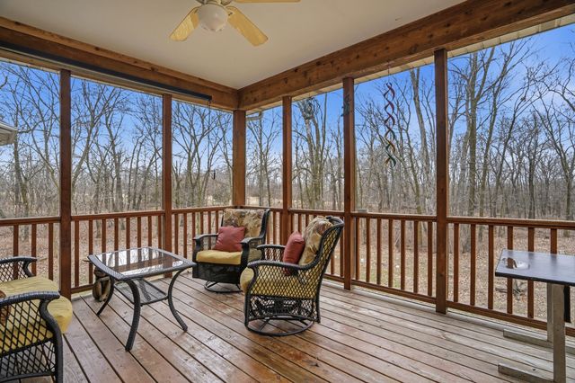 9551 I-70 DR NE, Columbia, MO 65202