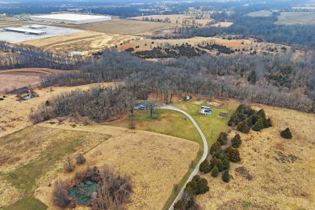 9551 I-70 DR NE, Columbia, MO 65202